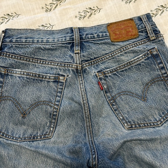 Vintage Levi’s Jeans - Picture 5 of 7